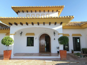 Luxury Villa with Great Mountain Views, Pool, Sauna, Jacuzzi And Padel Court