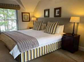 Plumwood Boutique Hotel