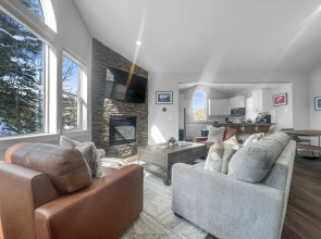 928a Lakepoint Circle 3br 2.5ba 3 Bedroom Home by RedAwning