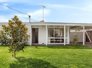 Iluka - coastal family living, only 700m to beach