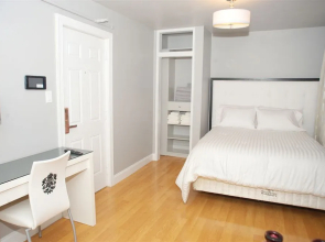 The Upper Level - A Hotel Alternative