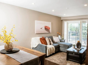 Honey I'm Home Suite 2 bedroom upper level