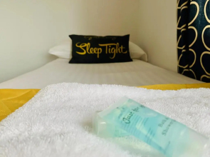 The Lower Gathering - Sleeps Up To 13