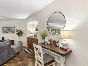 Lakefront Paradise at the Pointe - Multiple Pools