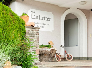 Sunlit Apartment Near Ski Area in Hollersbach im Pinzgau