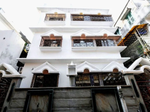 Goroomgo Comfortable Stay kolkata