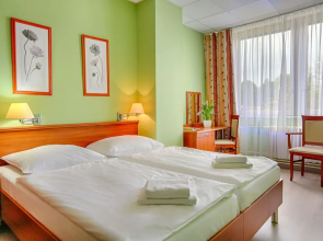 Studio Central Point