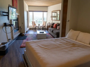 Purgatory Ge Studio Deluxe Studio Bedroom Hotel Room by Redawning