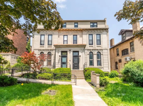 2BR Boutique Condo-prime Location DT Hamilton