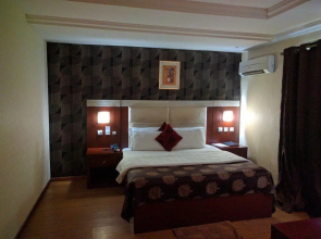 Marco Polo Hotel & Suites