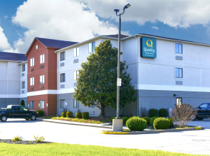 Quality Inn & Suites Brooks Louisville South