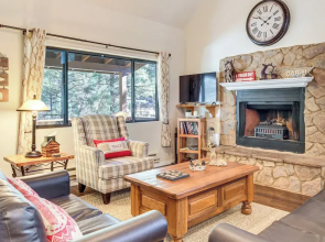 2 Mi to Fool Hollow Lake: Wooded Cabin w/ Fire Pit