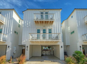 Dorado Dunes Collective by Avantstay 4 Coastal Homes Pools + Golf Cart Boardwalk Access