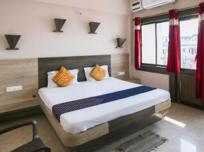 SPOT ON 66662 Sairaj Inn 2