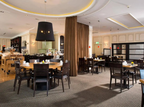 Отель The Q - Quadro City Hotel