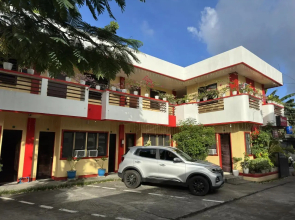 Galoso Travellers Inn by RedDoorz