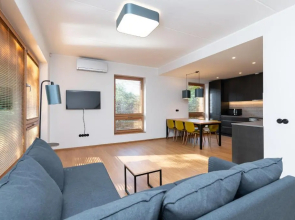 Self-check-in 3 bedroom apartment with sauna and balconies