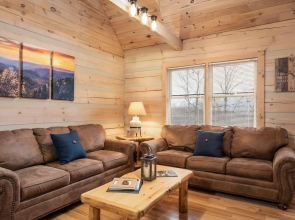 Smoky Mountain Dream 2 Bedroom Cabin by RedAwning