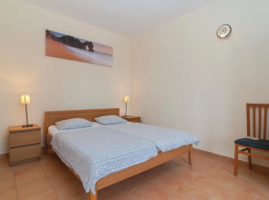 Amazing Home in Praznica With 4 Bedrooms, Wifi and Outdoor Swimming Pool