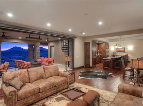 Palisades Estate 5 BR by Casago