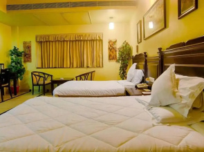 Hotel La Casa Inn