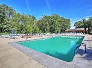 Wells Beach Cottage w/ Pool Access ~ 1 Mi to Coast