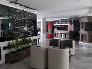 Garden Paradise Hotel & Serviced Apartment