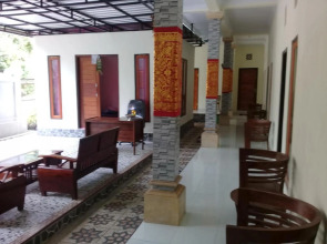 Mahkota Home Stay Full View