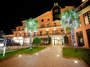 Demy Hotel
