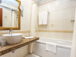 Hotel Romance & Family Suites