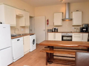 Trade Digs Stroud - 1 and 2 bedrooms available