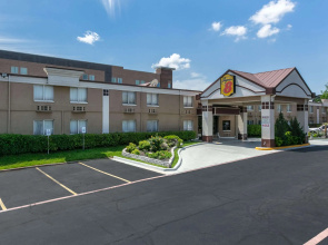 Super 8 by Wyndham Grand Prairie North