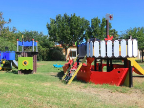 Golden Coast Hotel & Bungalows - All Inclusive