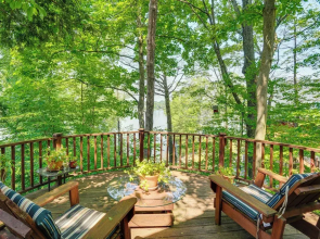 Pet-friendly Cabin Overlooking Sleepy Hollow Lake