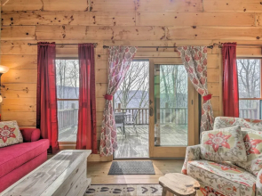 Beech Mountain Cabin w/ 180° Views: Near Hiking!