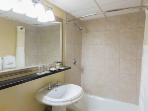 Wyndham Garden Hotel Newark Airport