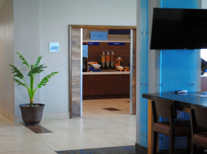 Holiday Inn Express & Suites Columbia City by IHG