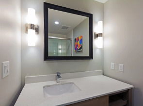 Holiday Inn Houston NE - Bush Airport Area by IHG