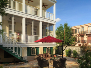 Azalea Inn and Villas