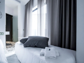 White Bottle Superior Apartments