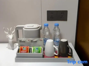 Yaduo Hotel (Foshan Dali Town Commercial Pedestrian Street Store)