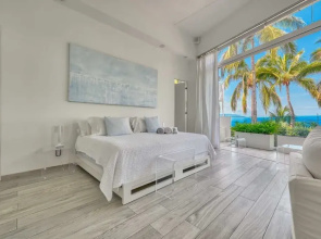 Luxury 1BR APT - Beach View - Jacuzzi - King Bed