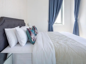 Frank Porter - Executive Bay