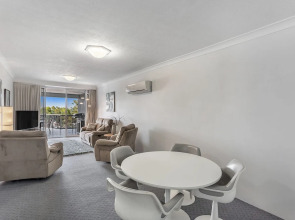 Nelson Towers, Unit 8/71 Victoria Parade