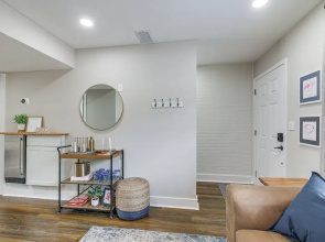 Condo w/ Pool: Walk to University of Mississippi!