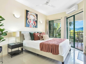 Unique Tropic Escape 444