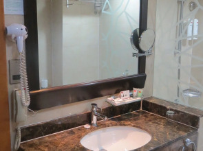 Отель The Park Hotel Formerly Al Jawhara Gardens