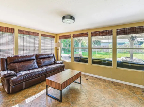 10 Mi to Bonita Beach: Pet-friendly Home w/ Yard!