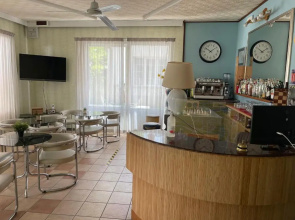 Hotel Aloha