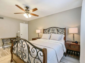 Glendale Charm by Casago